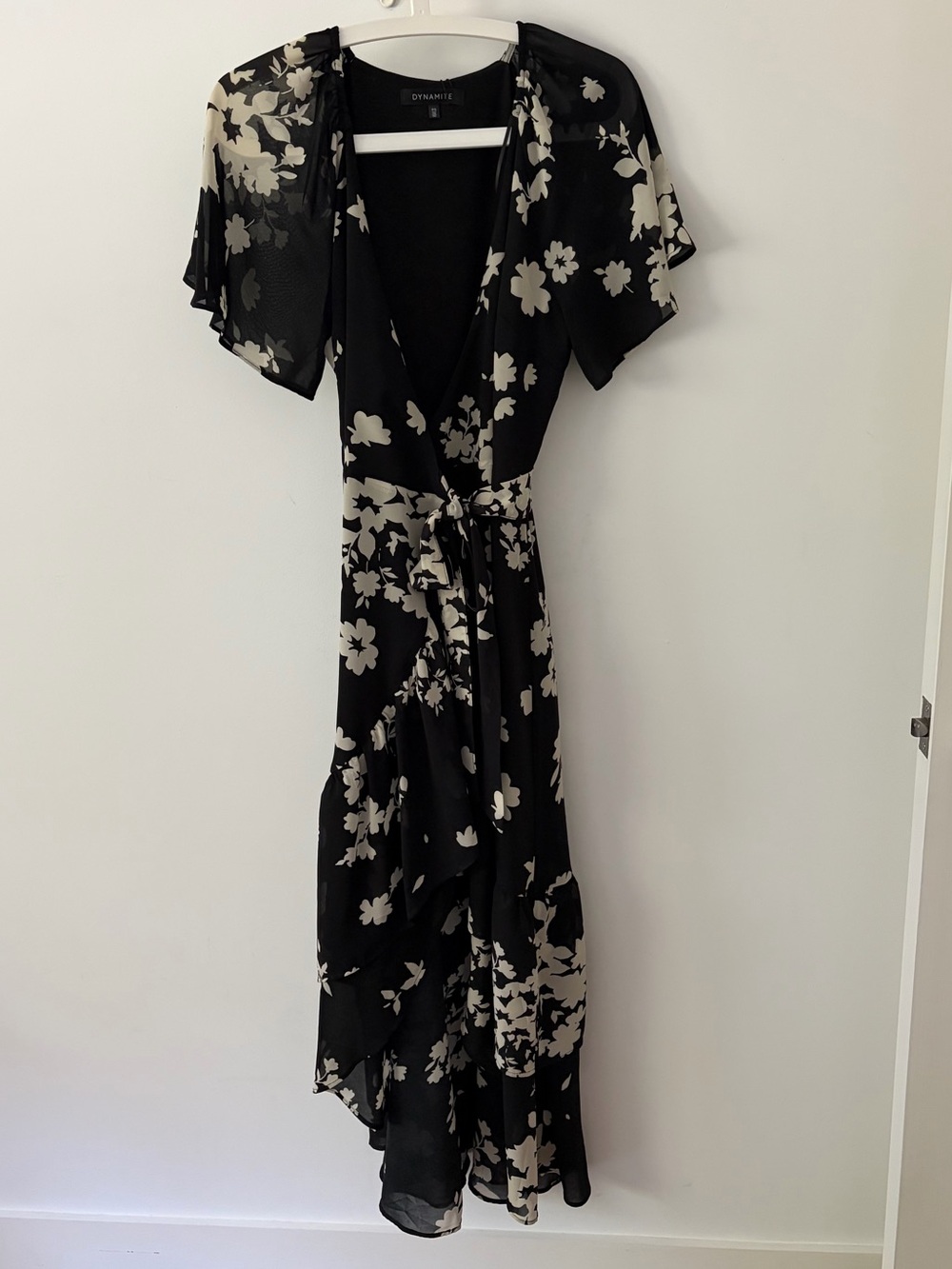 DYNAMITE Ruffled Wrap Midi Dress - Picture 4 of 8